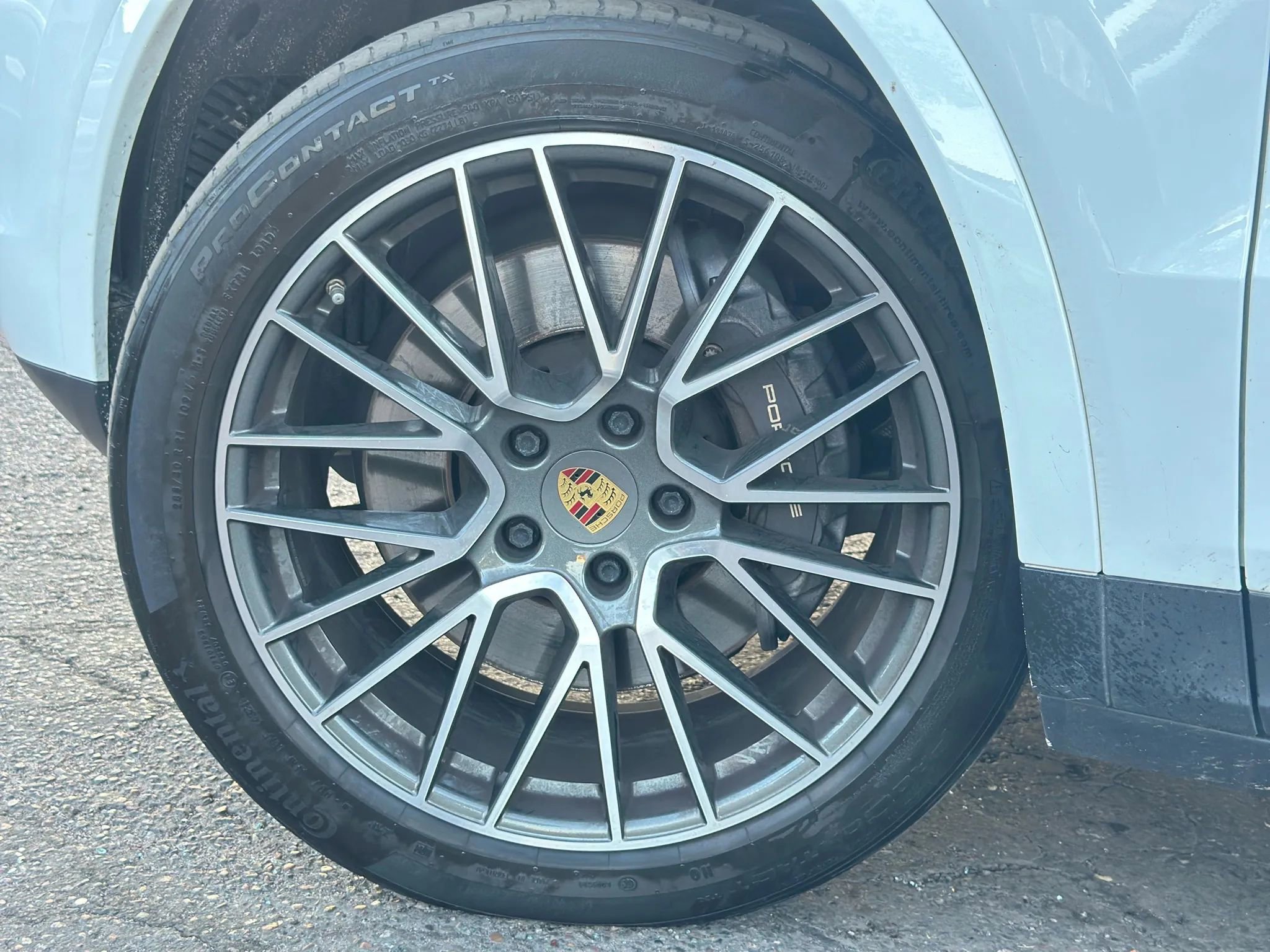 Used 2022 Porsche Cayenne Sport Utility 4D image 10