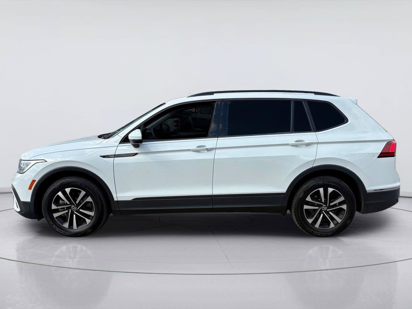 Used 2023 Volkswagen Tiguan S FWD image 6