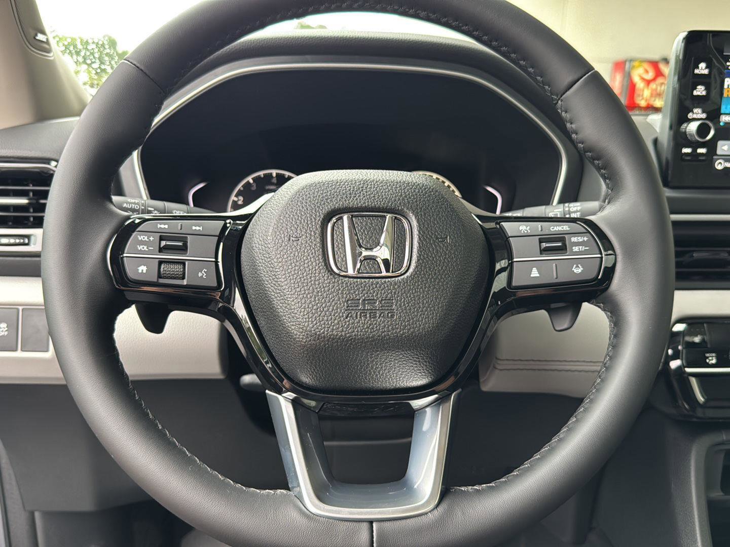 New 2025 Honda Pilot Touring image 17