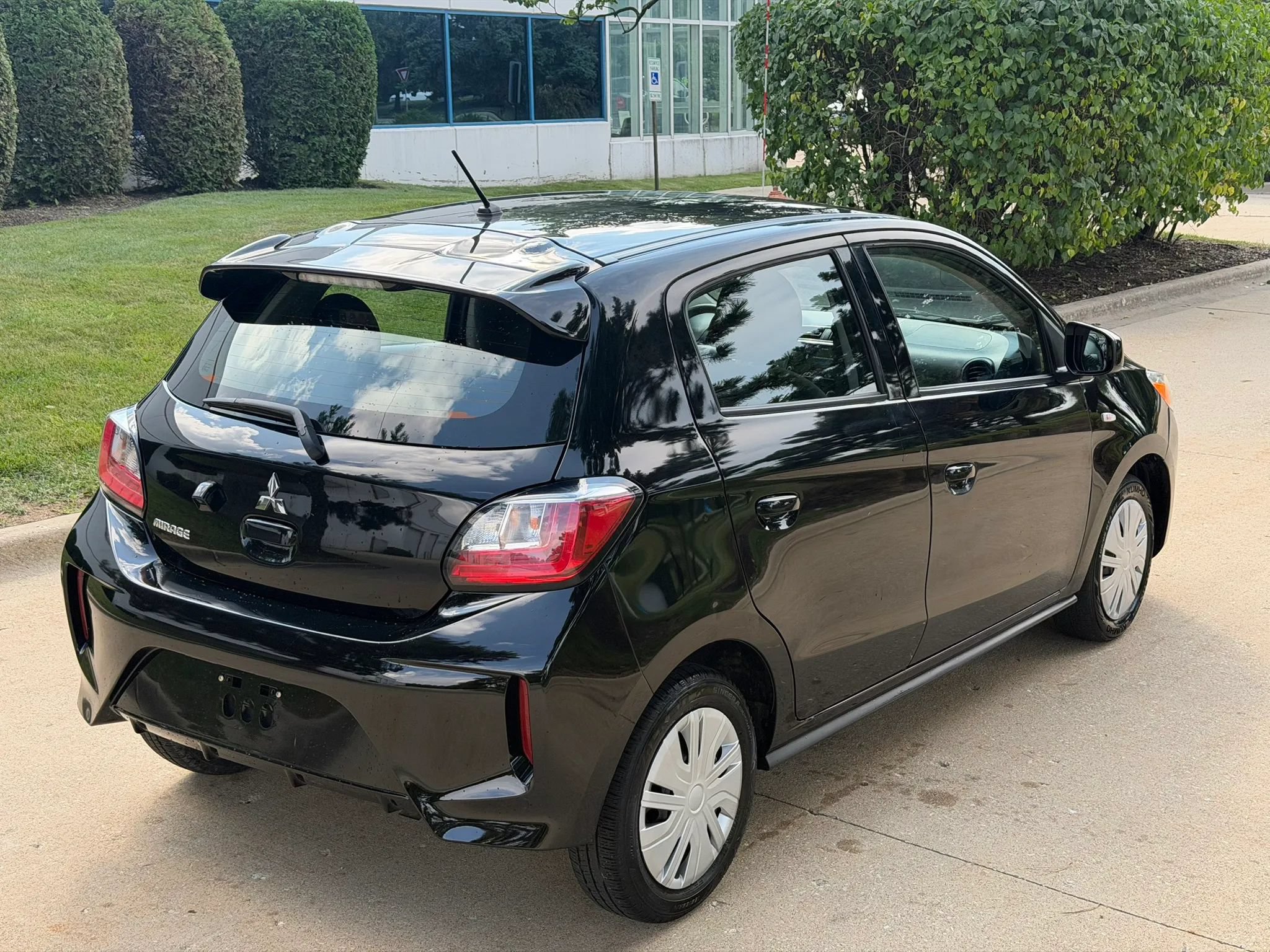 Used 2024 Mitsubishi Mirage ES FWD image 5