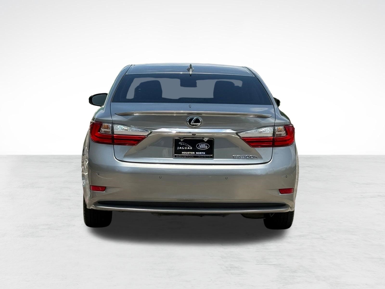 Used 2016 Lexus ES 300h w/ Luxury Package w/Wood Trim image 11