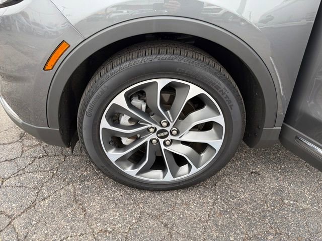 Used 2023 Lincoln Nautilus Reserve image 31