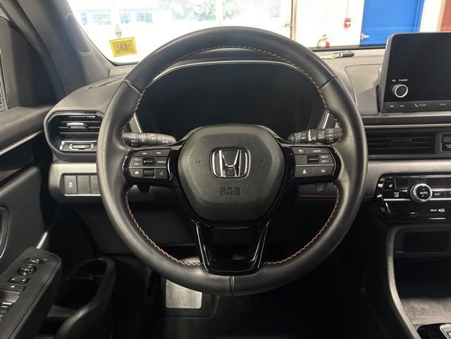 Certified 2025 Honda Pilot Sport image 16