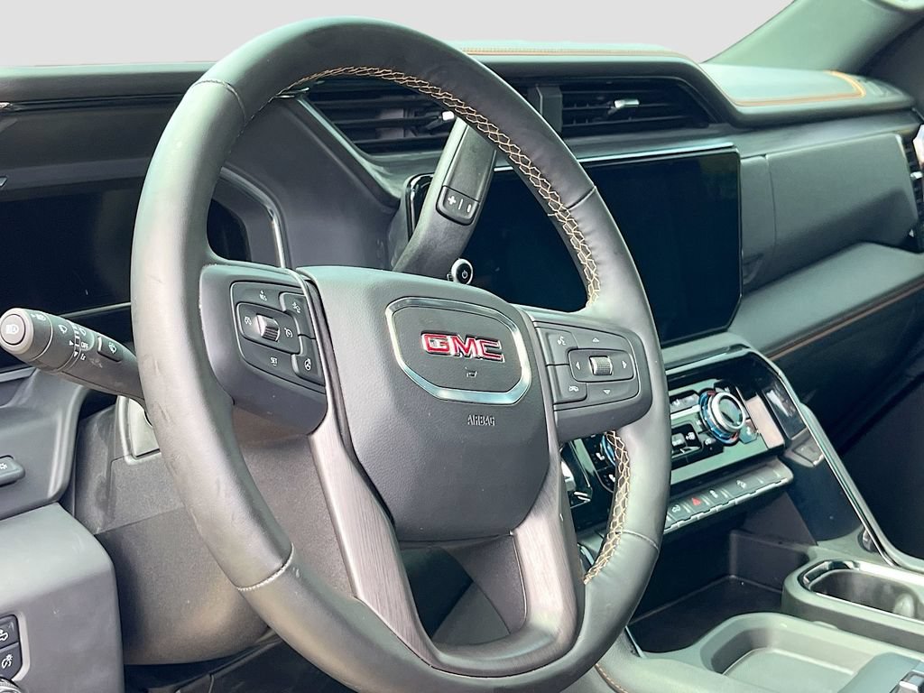 Used 2025 GMC Sierra 2500 AT4 w/ AT4 Premium Plus Package AWD/4WD image 9