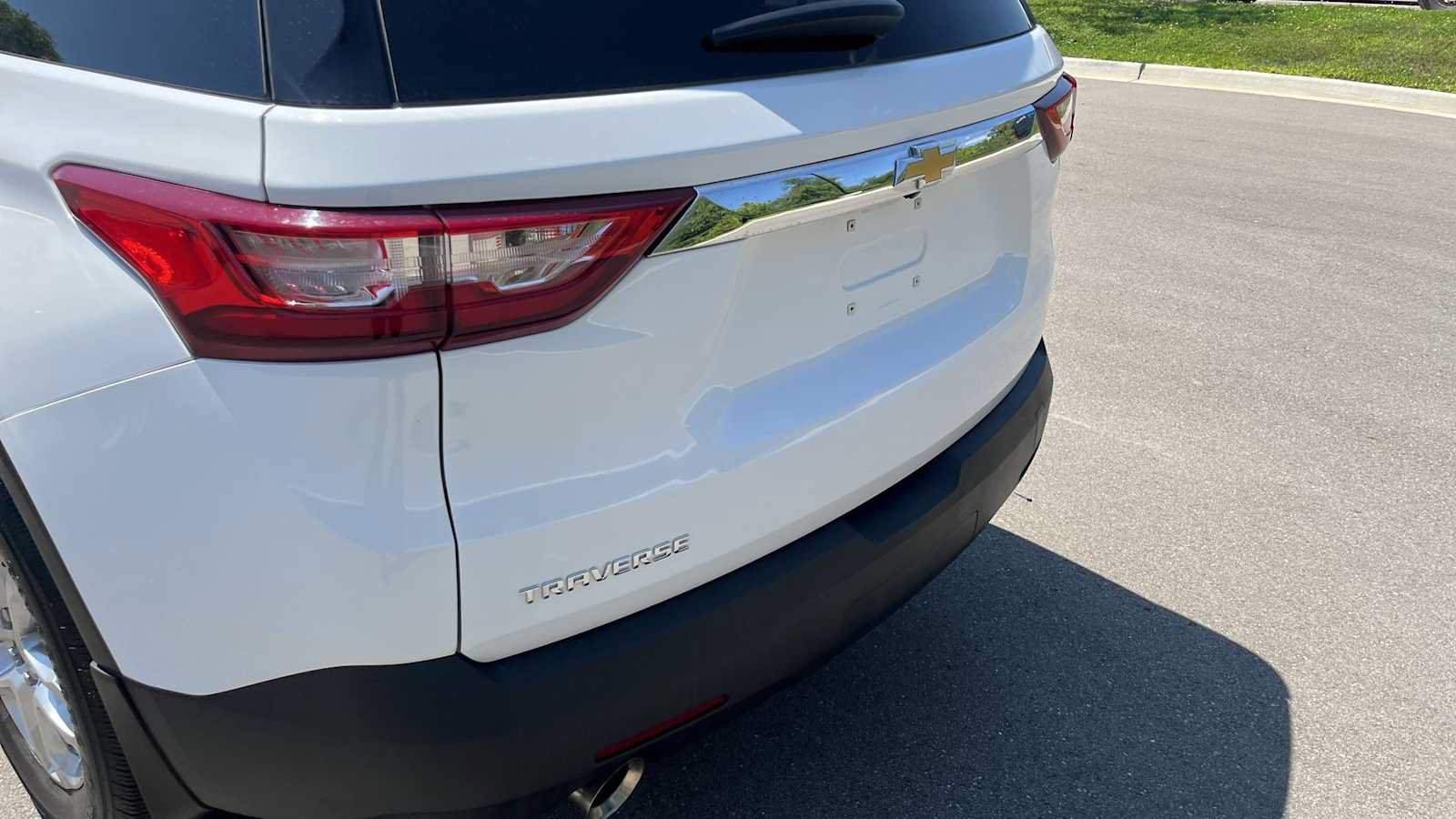 Used 2019 Chevrolet Traverse LS FWD image 49