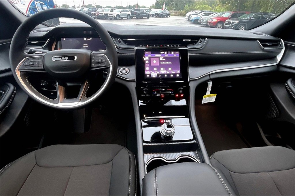 New 2025 Jeep Grand Cherokee Laredo X image 5