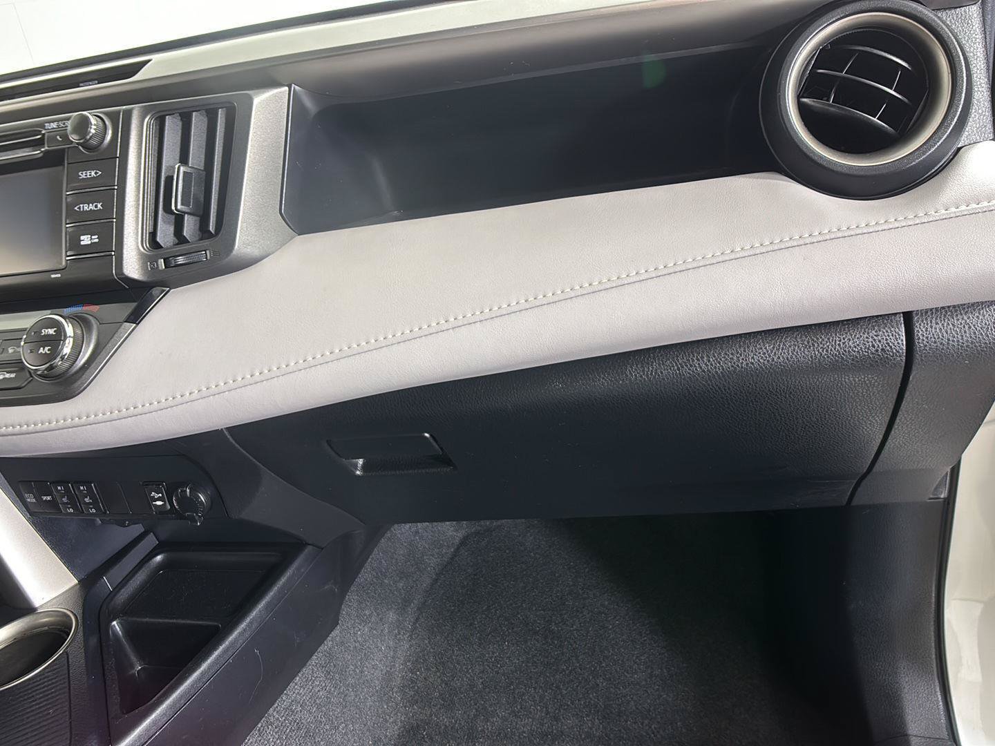 Used 2015 Toyota RAV4 Limited AWD/4WD image 14