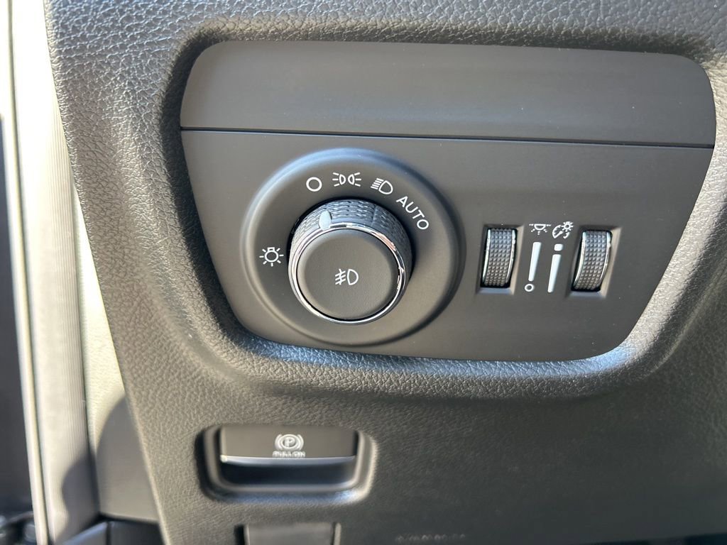 New 2025 Jeep Grand Cherokee Limited image 18