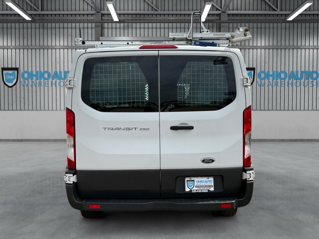 Used 2015 Ford Transit 250 130 Low Roof RWD image 7