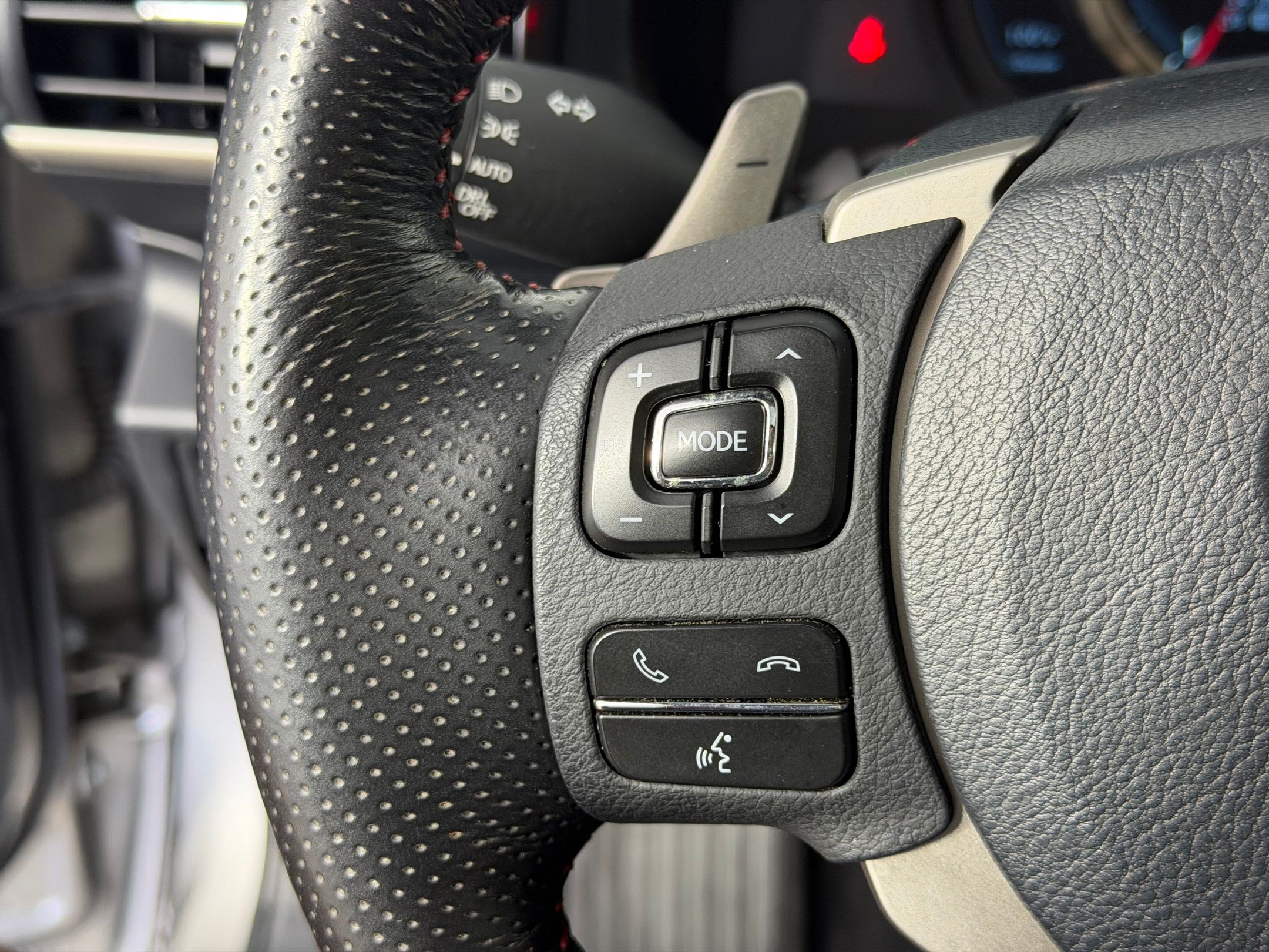 Used 2019 Lexus IS 300 F Sport w/ F Sport Package RWD image 15