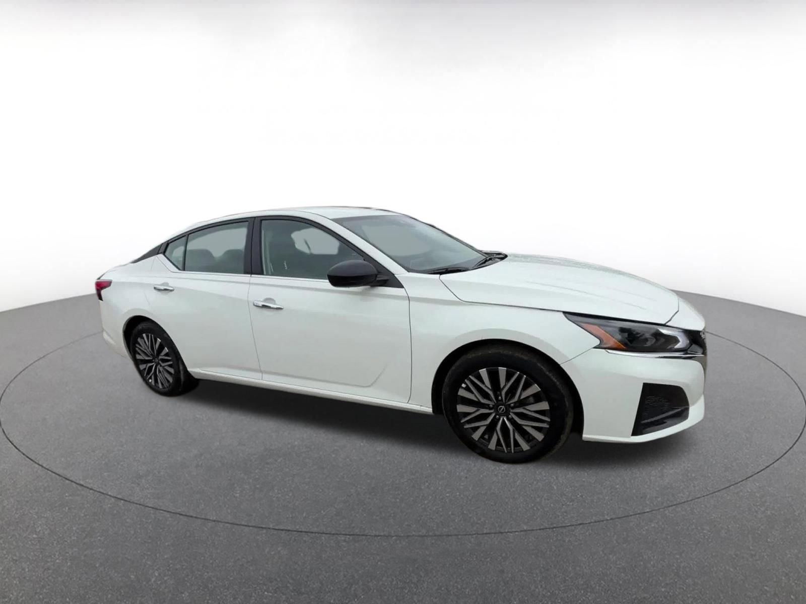 Used 2025 Nissan Altima 2.5 SV FWD video 2