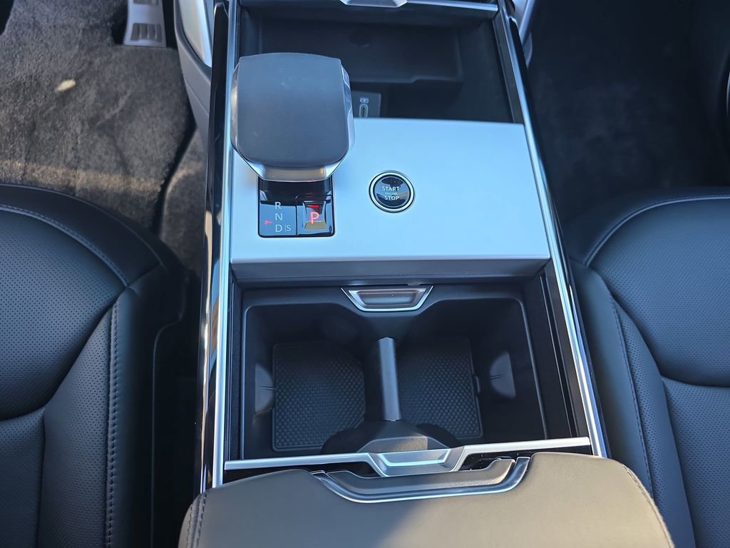 New 2026 Land Rover Range Rover SE image 26