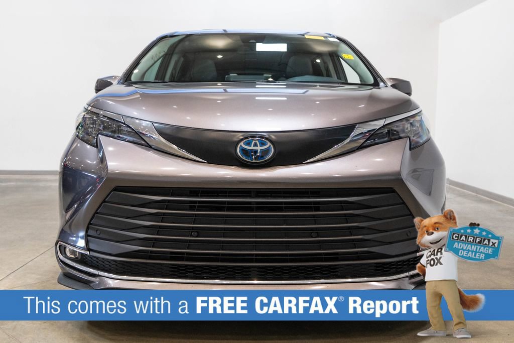 Certified 2024 Toyota Sienna XLE FWD image 2