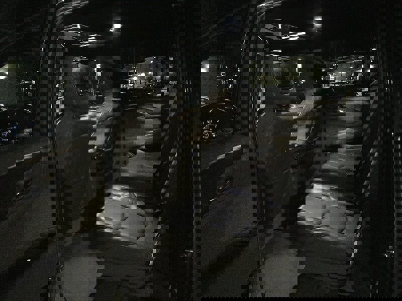 Used 2017 Cadillac Escalade ESV Platinum image 27