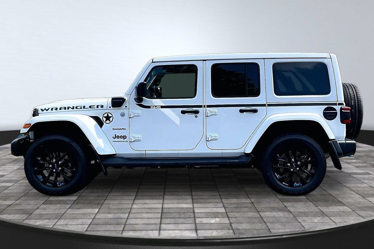 Used 2023 Jeep Wrangler Unlimited Sahara w/ Cold Weather Group AWD/4WD image 4