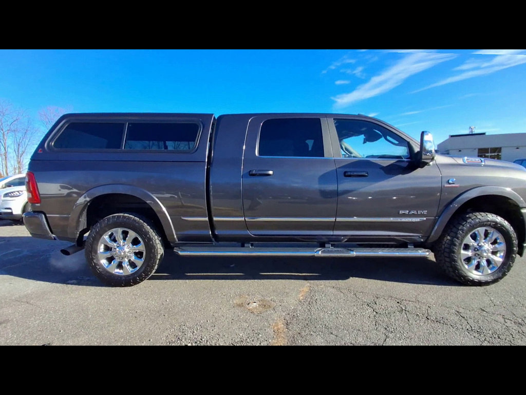 Used 2023 RAM 3500 Limited image 9