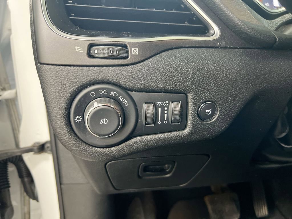 Used 2021 Jeep Cherokee Trailhawk w/ Sun, Sound & Nav Group image 19