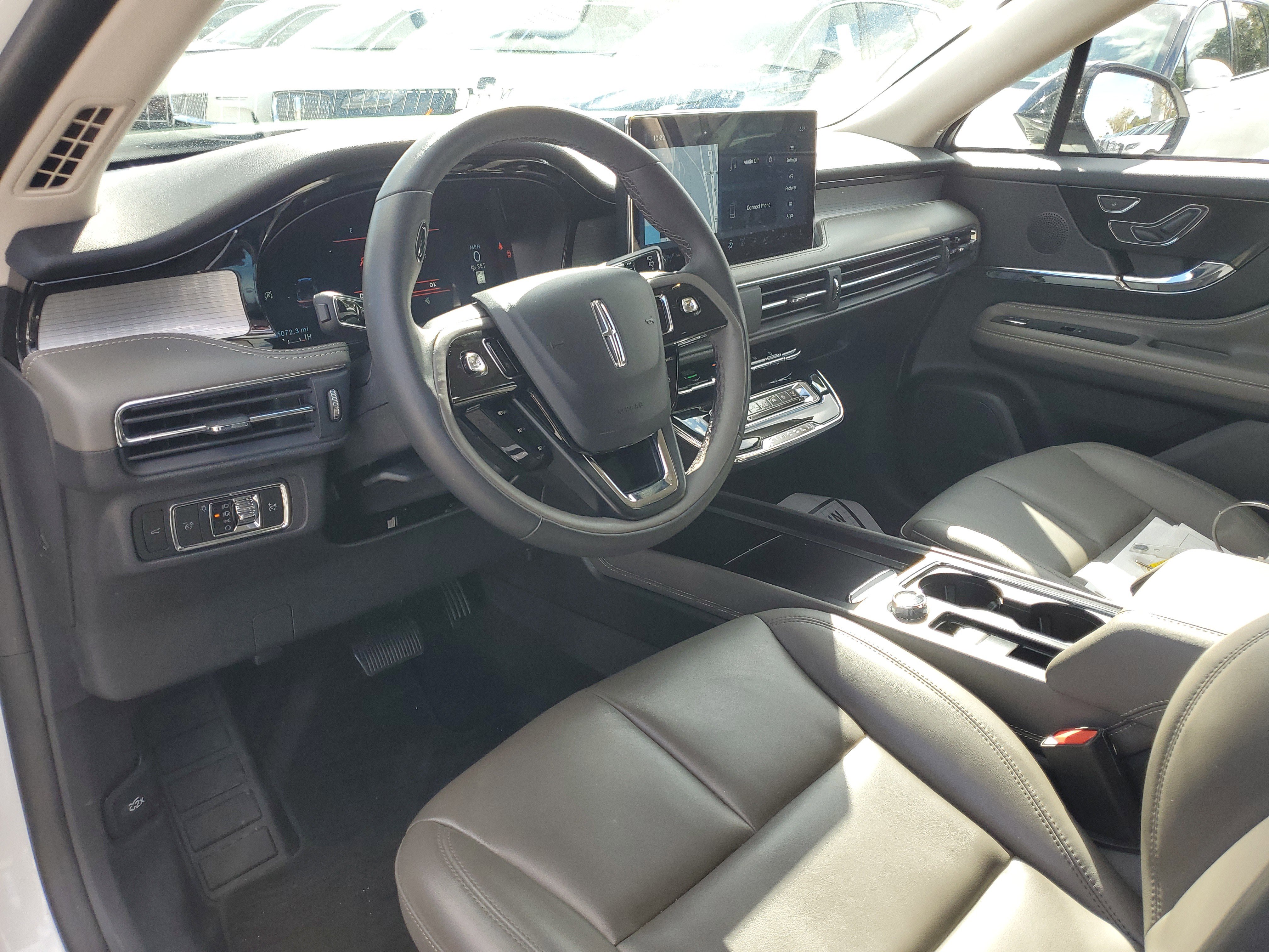 Certified 2023 Lincoln Corsair FWD image 16