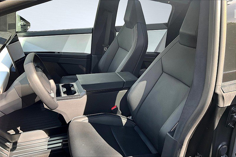 Used 2024 Tesla Cybertruck Cyberbeast image 25