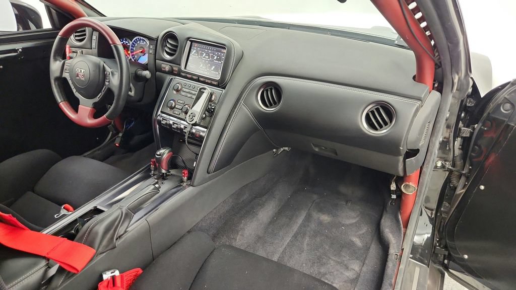 Used 2014 Nissan GT-R Black Edition AWD/4WD image 42