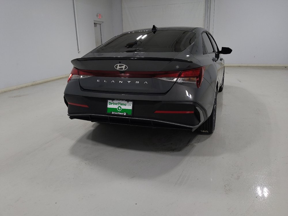 Used 2025 Hyundai Elantra Sport FWD image 7