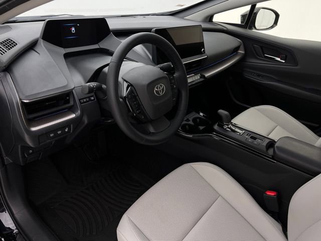 Used 2024 Toyota Prius XLE FWD image 12