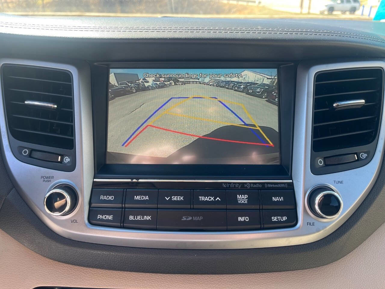 Used 2017 Hyundai Tucson Limited image 19