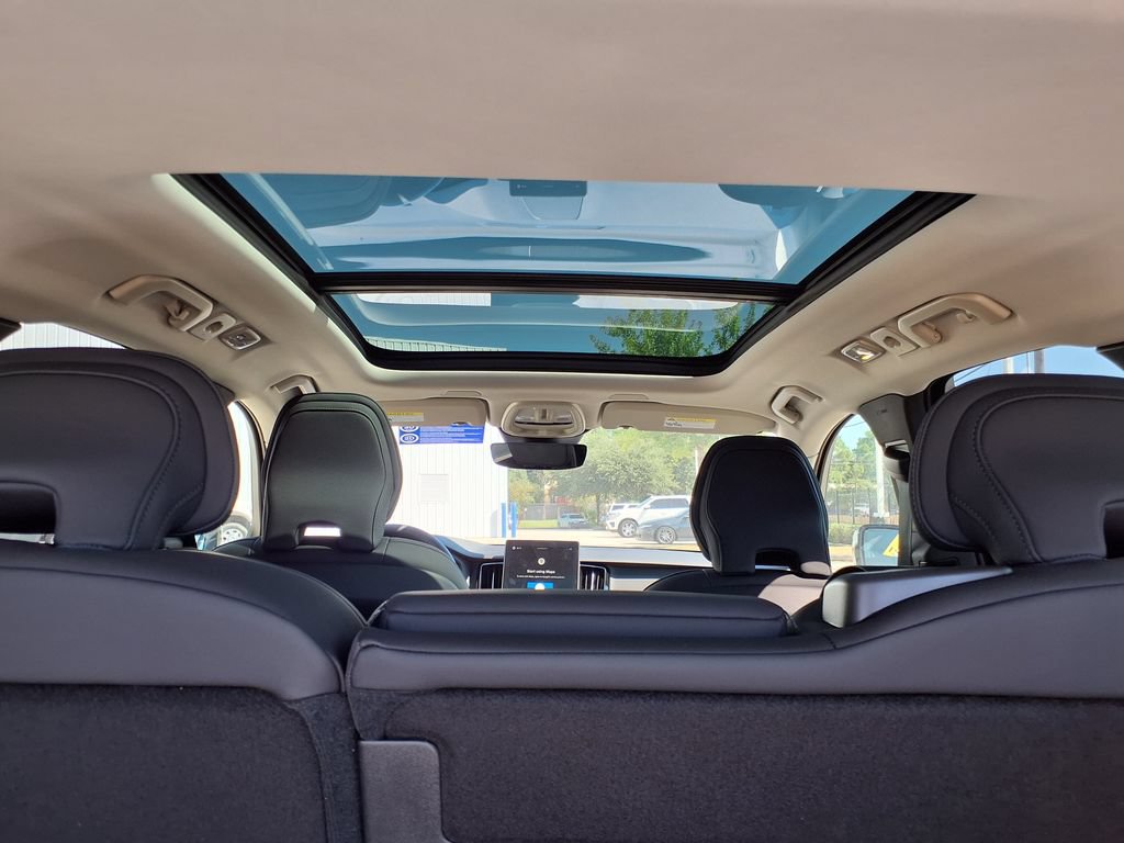 New 2026 Volvo XC60 B5 Plus w/ Protection Package Premier AWD/4WD image 26