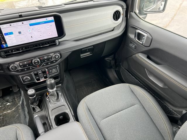 New 2025 Jeep Wrangler Unlimited Sahara w/ Safety Group AWD/4WD image 31