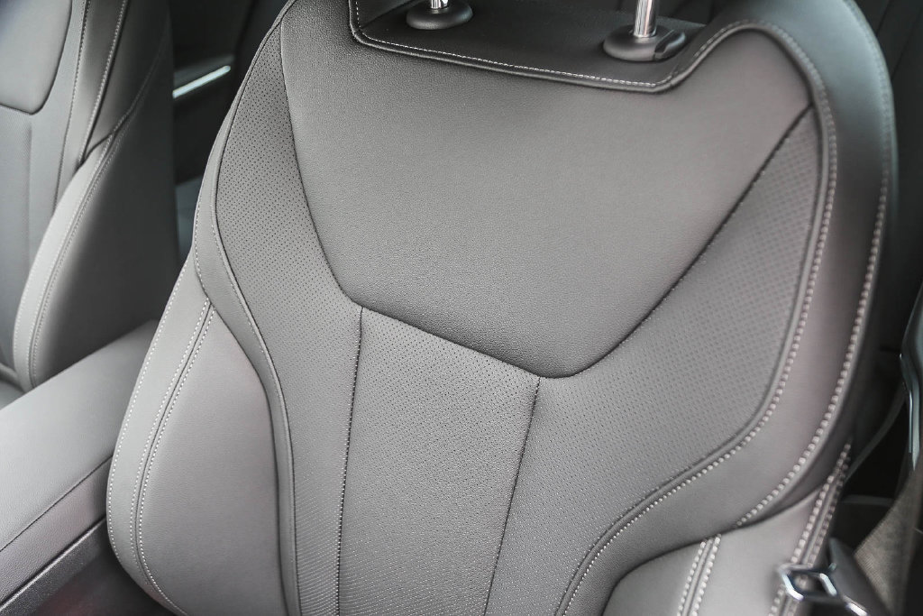 Used 2026 BMW M340i Sedan w/ Premium Package RWD image 21