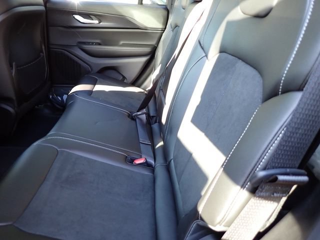 New 2025 Jeep Grand Cherokee Altitude AWD/4WD image 13
