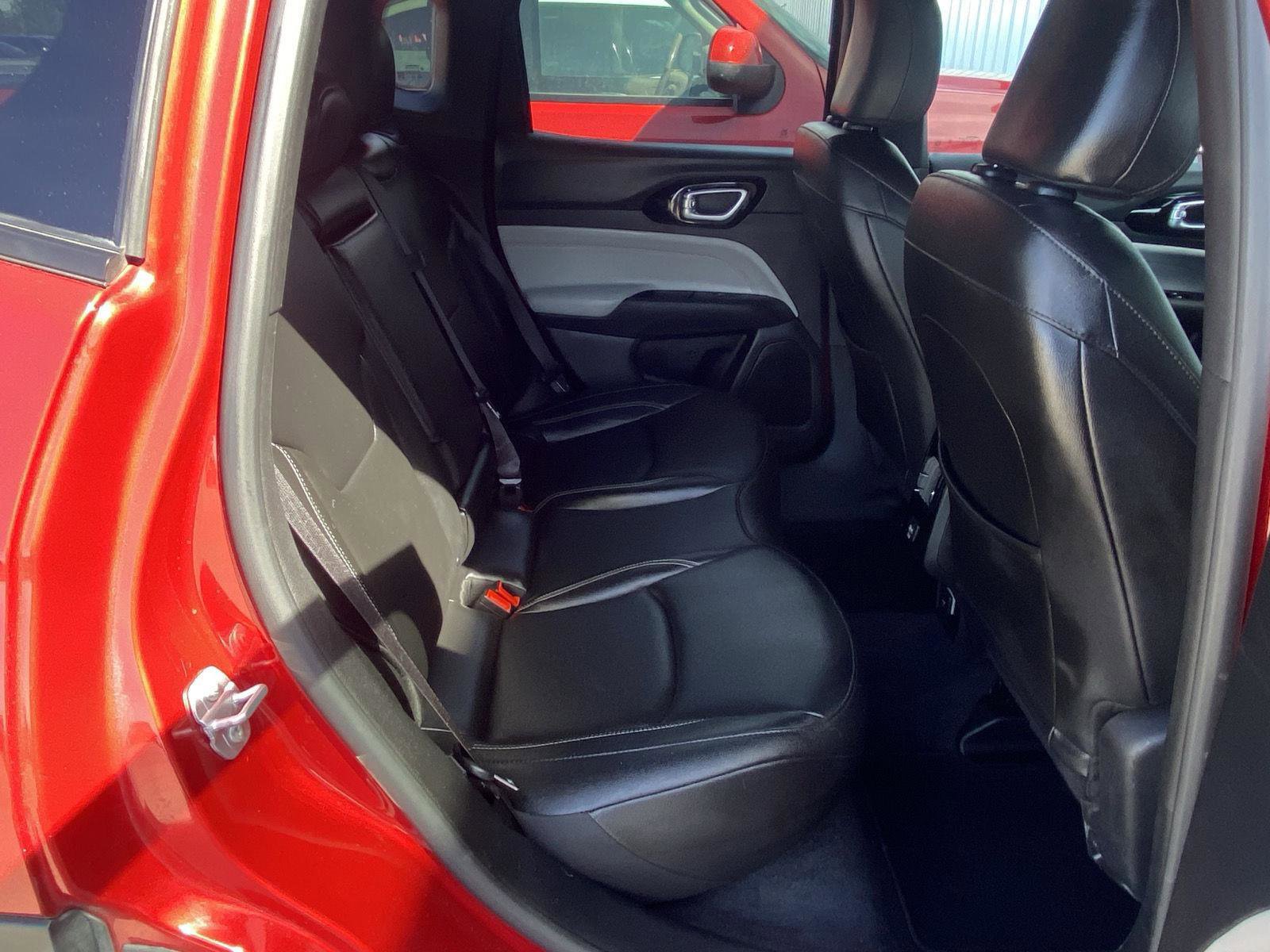 Used 2025 Jeep Compass Limited image 22