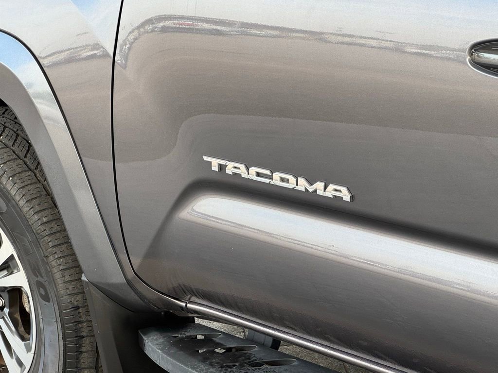 Used 2016 Toyota Tacoma TRD Sport w/ Towing Package RWD image 5