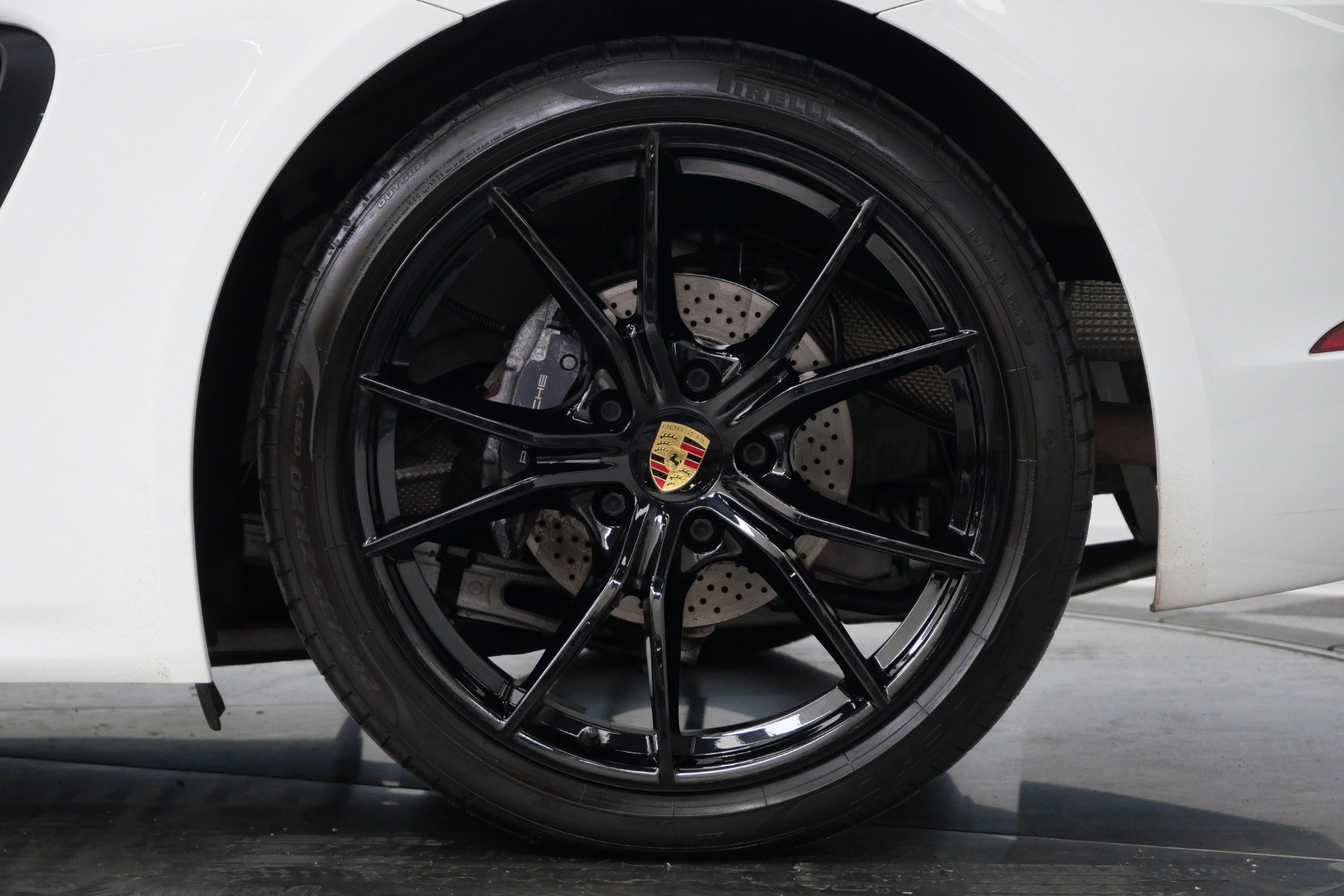 Used 2021 Porsche 718 Cayman RWD image 11
