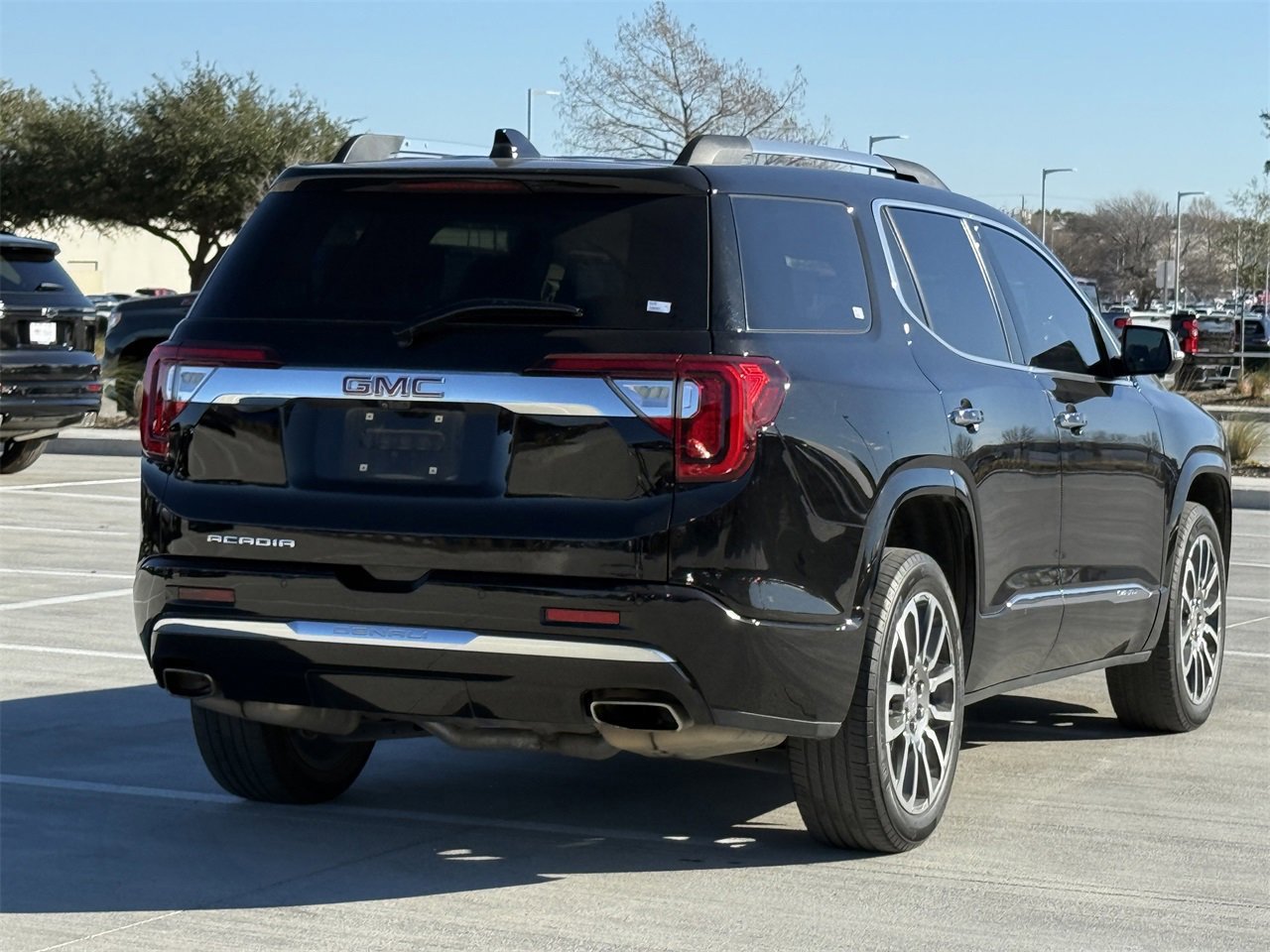 Used 2022 GMC Acadia Denali w/ Denali Technology Package image 4