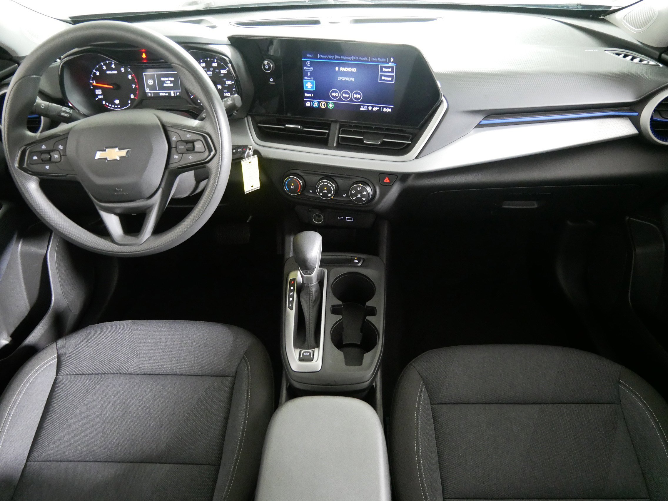 Used 2025 Chevrolet Trax LS w/ LS Convenience Package FWD image 10