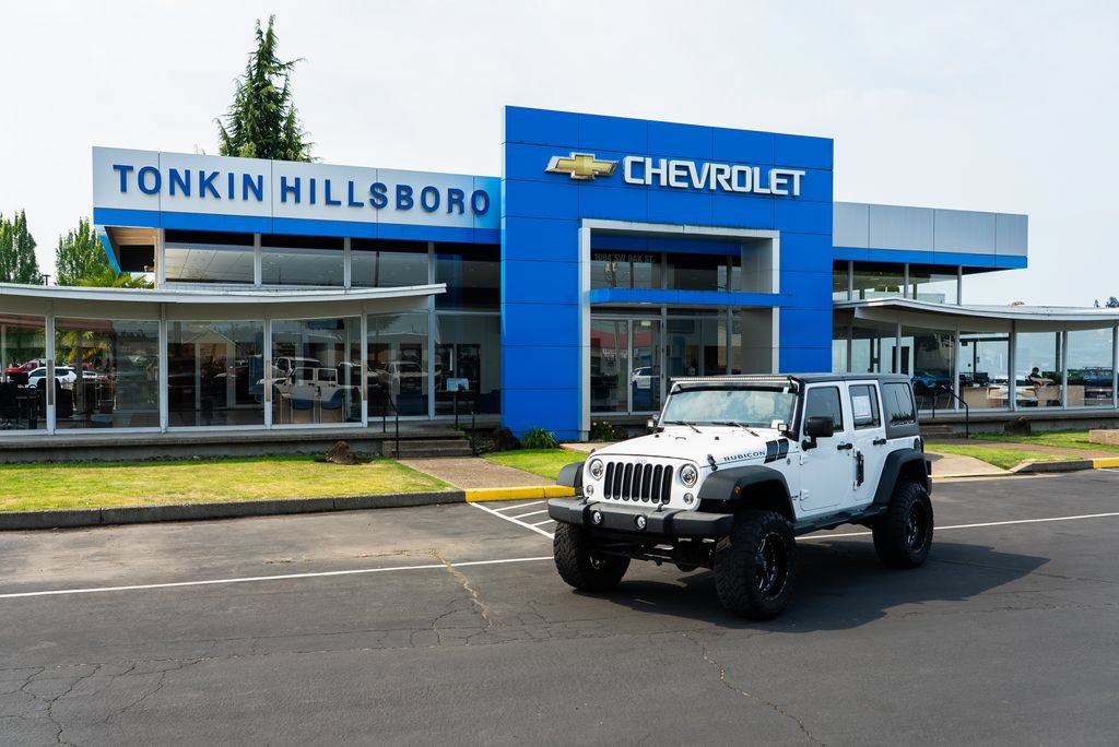 Used 2016 Jeep Wrangler Unlimited Rubicon w/ Connectivity Group AWD/4WD image 1