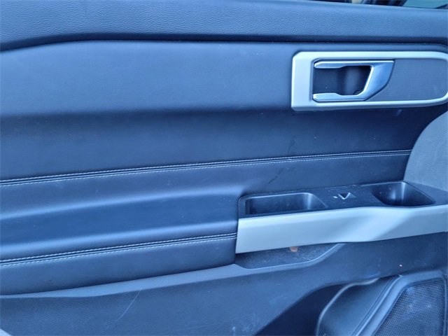 Used 2020 Ford Explorer XLT w/ Equipment Group 202A image 12