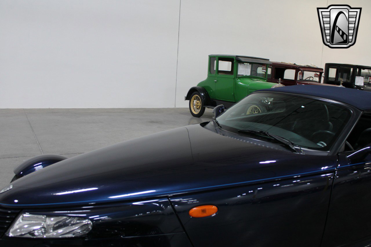 Used 2001 Chrysler Prowler image 10