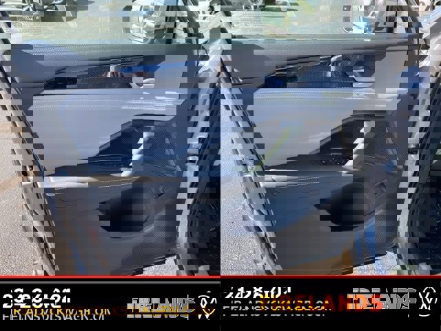 New 2025 Volkswagen Tiguan SE image 22