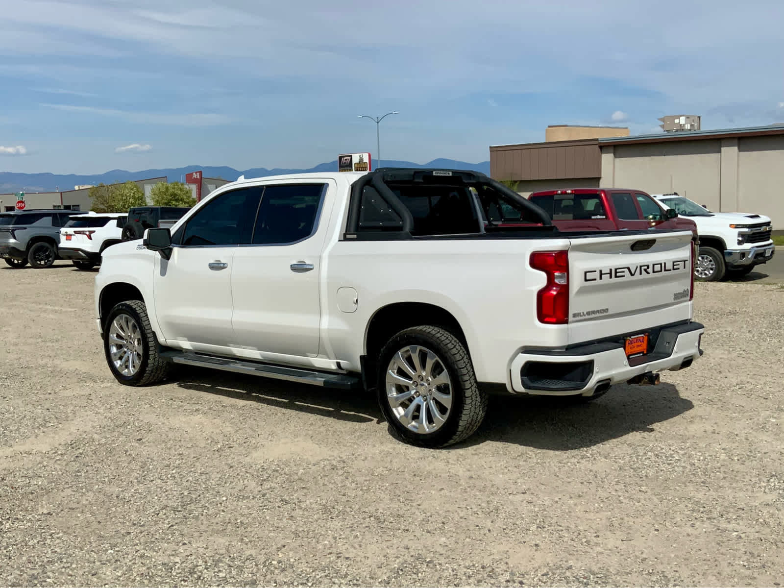 Used 2021 Chevrolet Silverado 1500 High Country w/ Technology Package AWD/4WD image 2