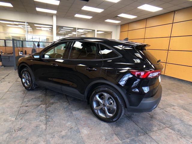 Used 2025 Ford Escape ST-Line AWD/4WD image 5