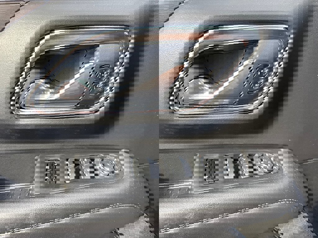 Used 2024 Chevrolet Tahoe LT image 22