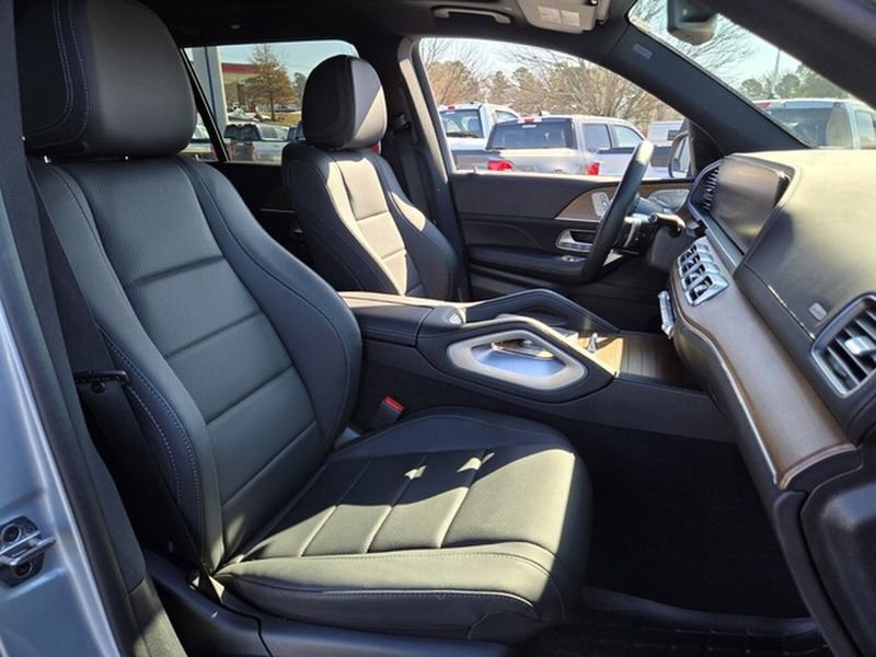 Used 2025 Mercedes-Benz GLS 450 450 4MATIC image 23