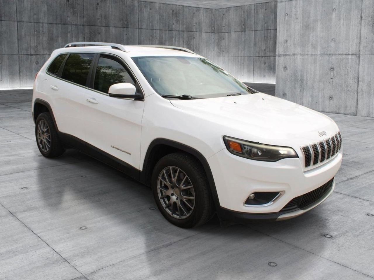 Used 2020 Jeep Cherokee Limited image 7