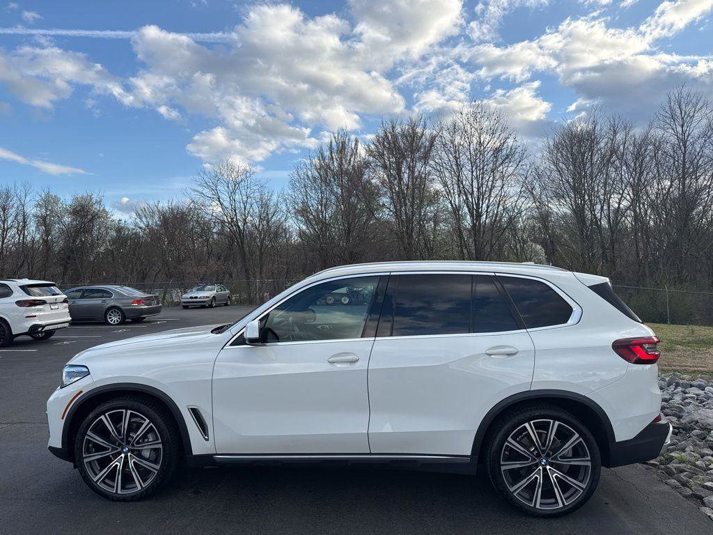 Used 2021 BMW X5 xDrive40i image 2
