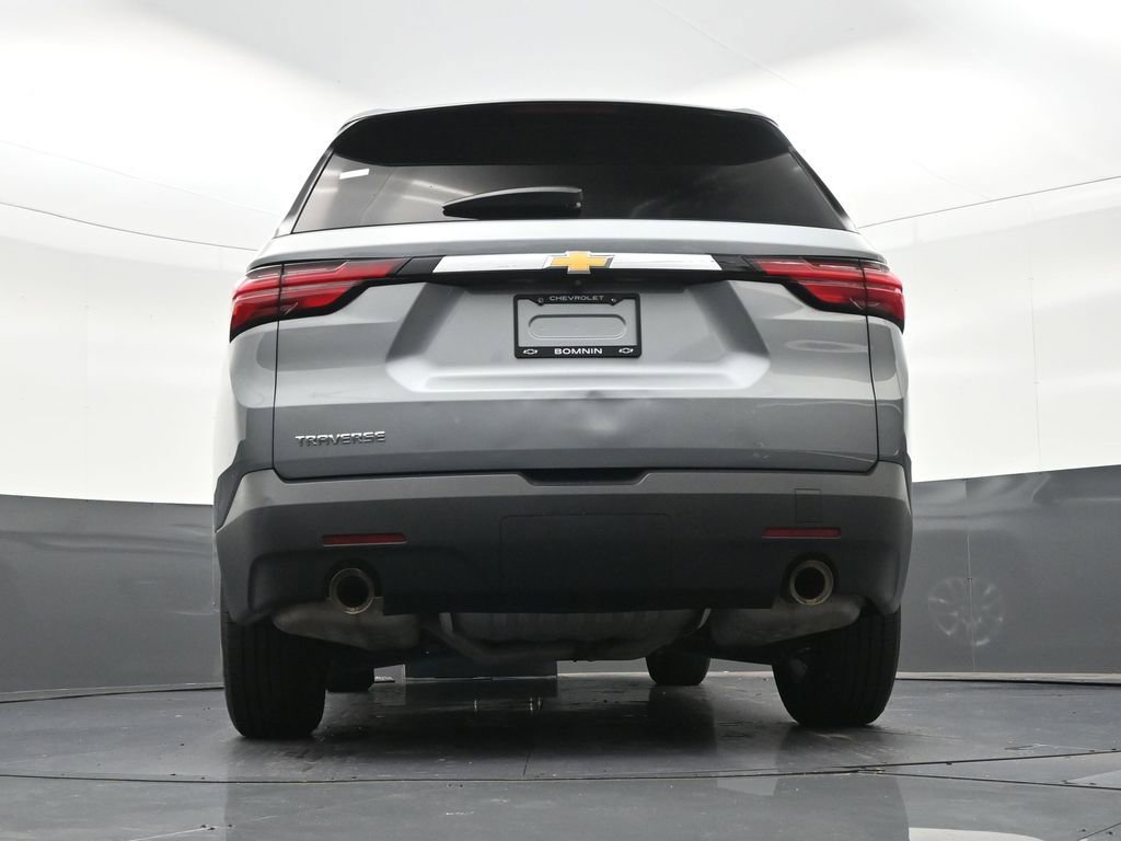 Used 2023 Chevrolet Traverse LS FWD image 27