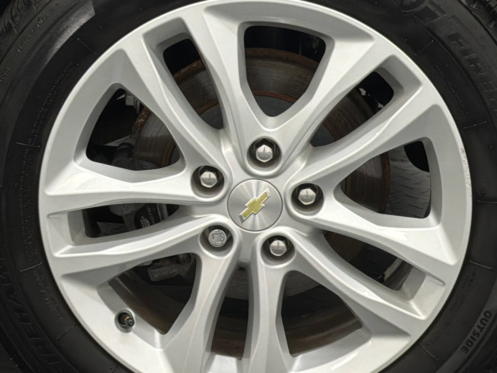 Used 2018 Chevrolet Malibu LT FWD image 3