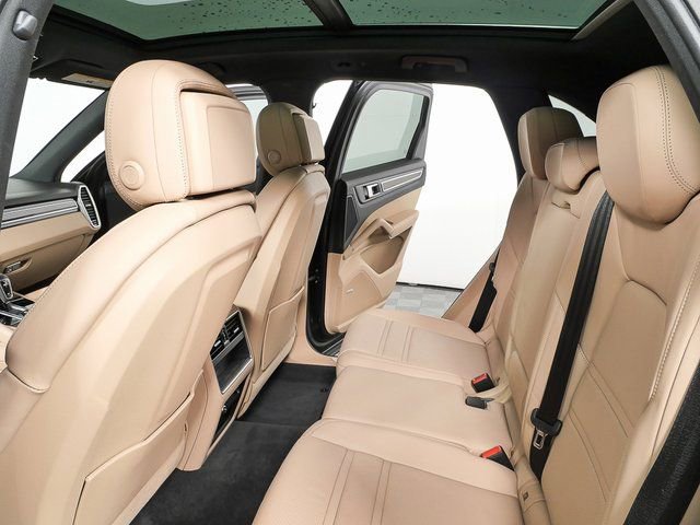 Certified 2022 Porsche Cayenne S image 21