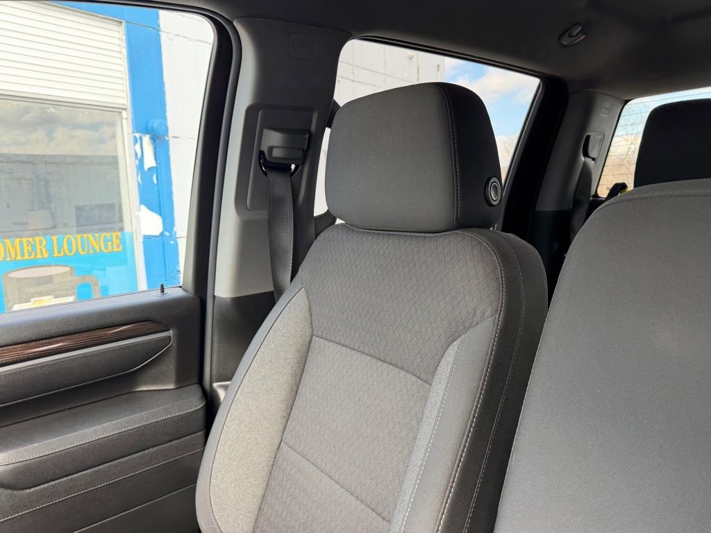 Used 2025 Chevrolet Silverado 2500 LT w/ Convenience Package image 22